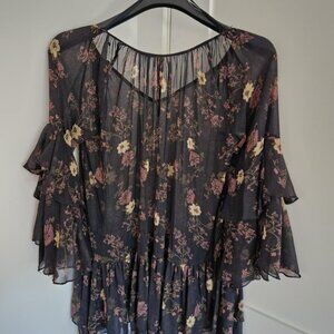 Free People floral sheer blouse #floralblouse perfect for witches :)